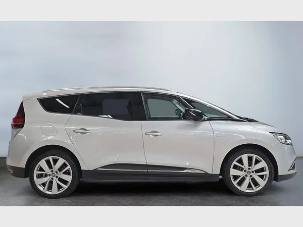 Renault Grand Scénic (2019) — foto 22 van 27