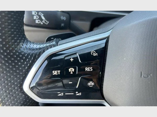VOLKSWAGEN Tiguan (2021) — foto 24 van 33