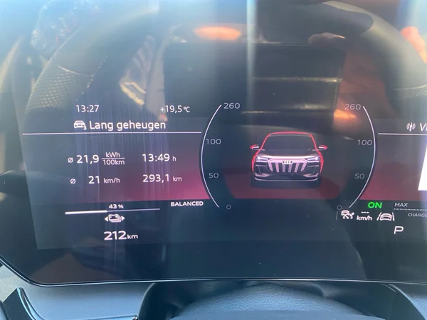 AUDI Q6 e-tron (2025) — foto 20 van 24