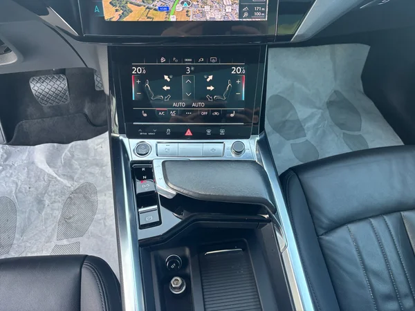 AUDI e-tron (2023) — foto 4 van 20