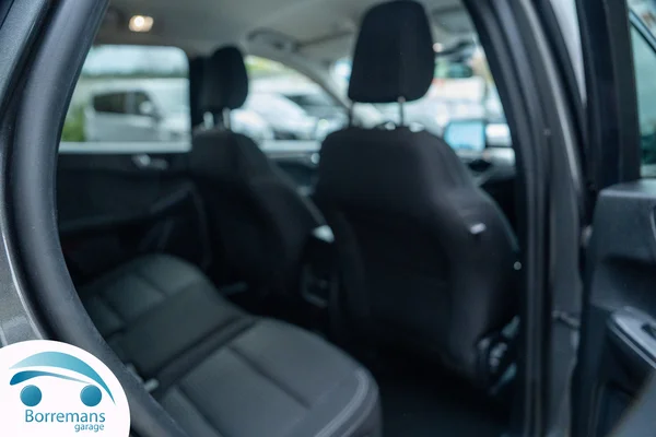 Ford Kuga (2022) — foto 16 van 33