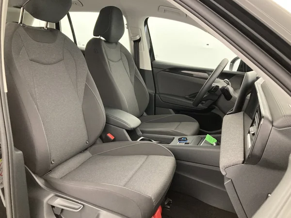 VOLKSWAGEN Tiguan (2025) — foto 29 van 36