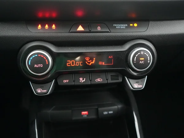 Kia Stonic (2024) — foto 9 van 21