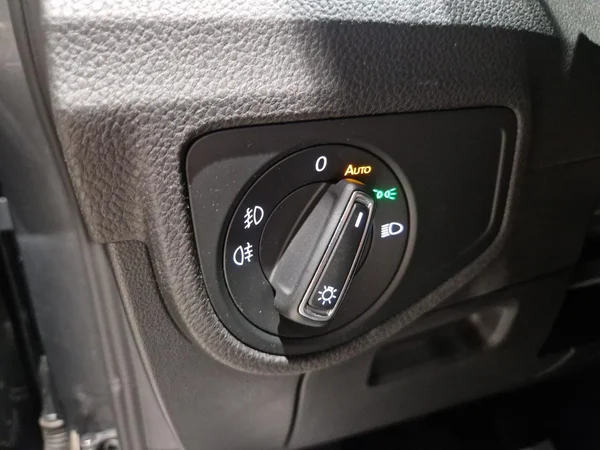 VOLKSWAGEN Golf Sportsvan (2020) — foto 15 van 26