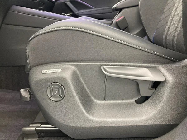VOLKSWAGEN Tiguan (2025) — foto 24 van 33