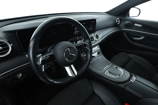 Mercedes-Benz E-Klasse (2021) — foto 2 van 16