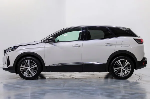 Peugeot 3008 PHEV (2023) — foto 12 van 54