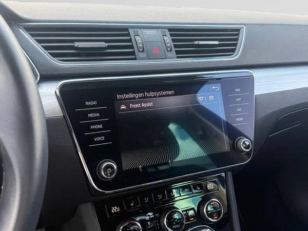 SKODA Superb Combi (2022) — foto 23 van 23