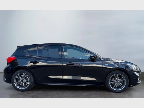Ford Focus (2022) — foto 22 van 28