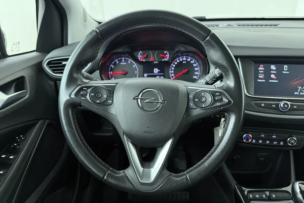 Opel Crossland (2022) — foto 2 van 27