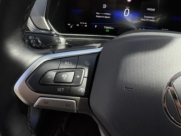 VOLKSWAGEN T-Cross (2025) — foto 16 van 16