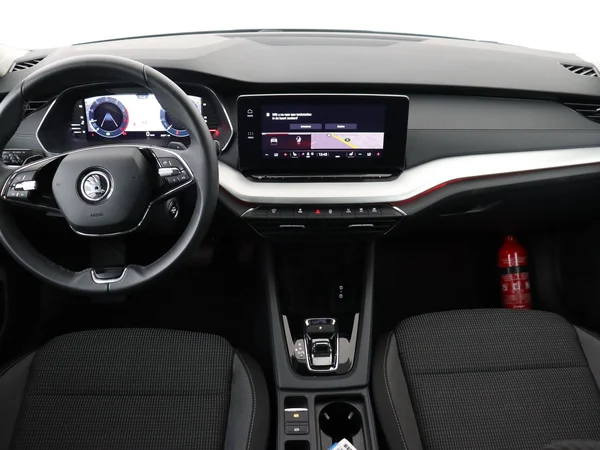 SKODA Octavia Combi (2024) — foto 16 van 18