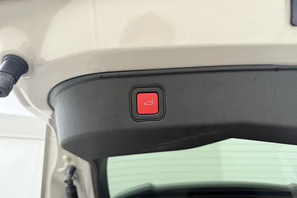 Alfa Romeo Junior (2025) — foto 9 van 19