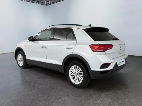 VOLKSWAGEN T-Roc (2019) — foto 15 van 17
