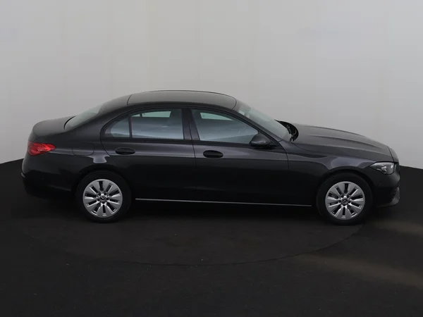MERCEDES C 300 (2022) — foto 28 van 32