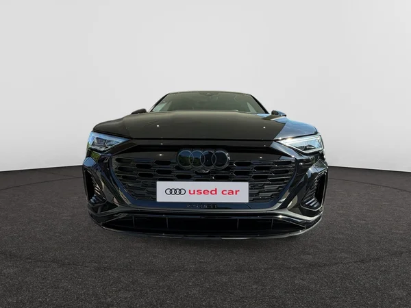 AUDI Q8 Sportback e-tron (2025) — foto 3 van 12