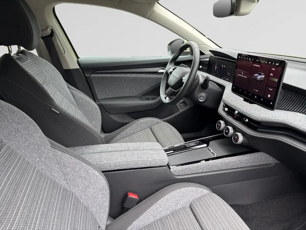 SKODA Superb Combi PHEV (2026) — foto 18 van 24
