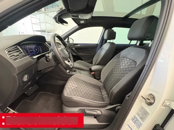 Volkswagen Tiguan (2023) — foto 12 van 14