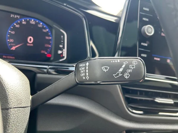 VOLKSWAGEN T-Roc Dsl (2023) — foto 18 van 31