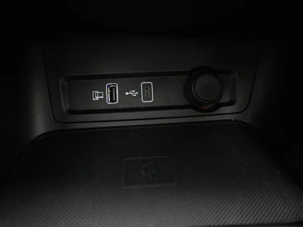 MG ZS EV (2022) — foto 13 van 47