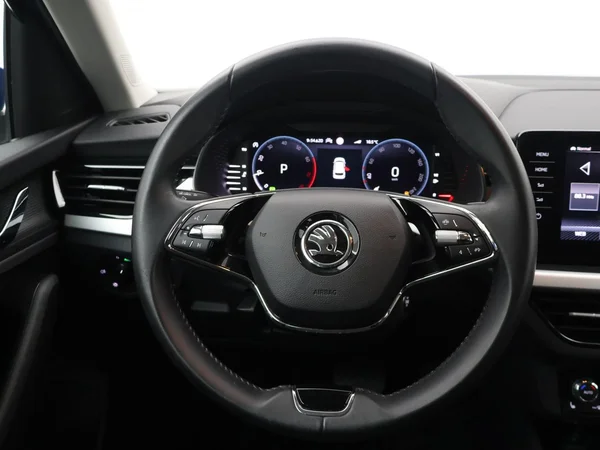 SKODA Kamiq (2024) — foto 3 van 28