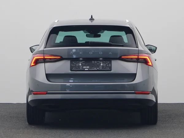 SKODA Octavia Combi (2023) — foto 19 van 20