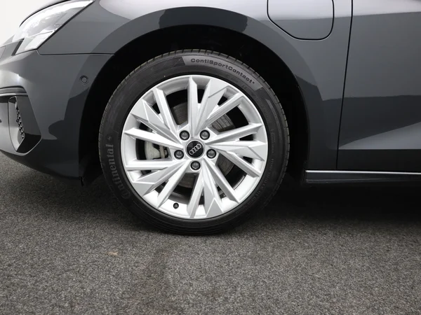 AUDI A3 Sportback (2024) — foto 6 van 22
