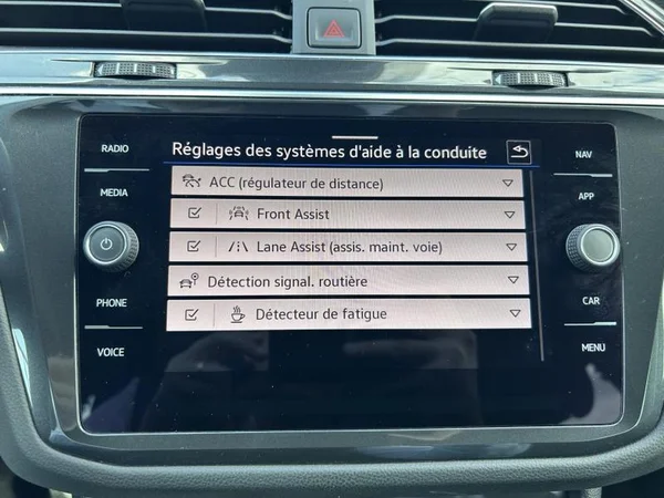 VOLKSWAGEN Tiguan (2022) — foto 20 van 32