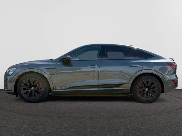 AUDI Q8 e-tron Sportback (2025) — foto 23 van 26