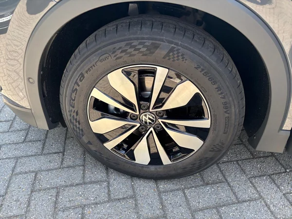 VOLKSWAGEN Tiguan (2026) — foto 17 van 24