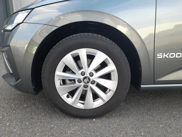 SKODA Scala (2025) — foto 3 van 23