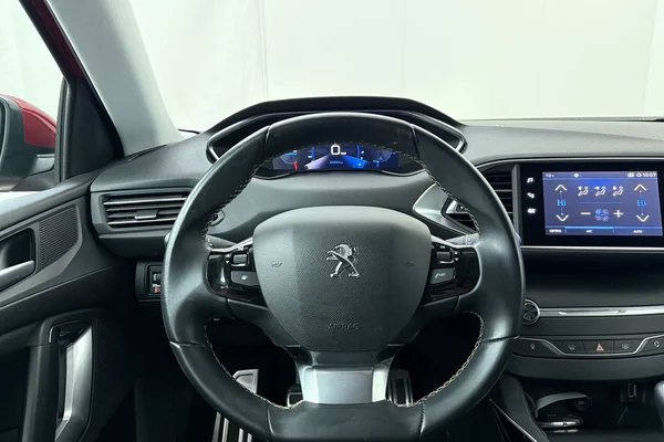 Peugeot 308 (2020) — foto 2 van 20