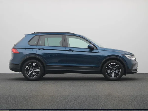 VOLKSWAGEN Tiguan (2022) — foto 3 van 21