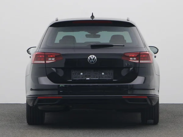 VOLKSWAGEN Passat SW (2021) — foto 4 van 19