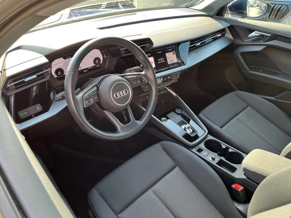 AUDI A3 Sportback (2024) — foto 19 van 21