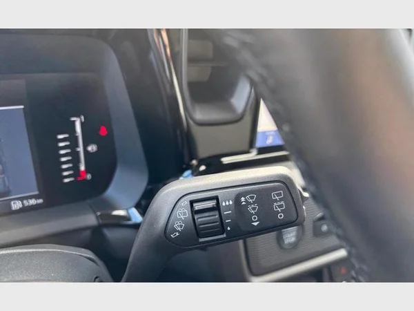 Ford Tourneo Courier (2025) — foto 8 van 30