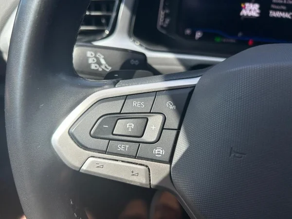 VOLKSWAGEN T-Roc (2023) — foto 17 van 31