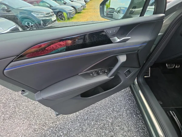 VOLKSWAGEN Tiguan eHybrid (PHEV) (2026) — foto 7 van 24