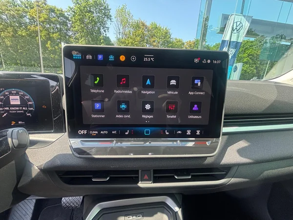 VOLKSWAGEN T-Roc (2026) — foto 4 van 16