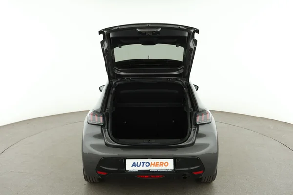 Peugeot 208 (2022) — foto 7 van 16