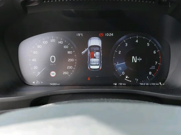 Volvo XC40 (2018) — foto 3 van 15