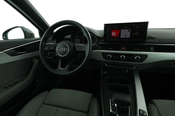 Audi A4 (2024) — foto 4 van 16
