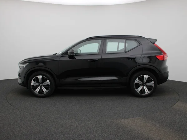 Volvo XC40 (2023) — foto 34 van 46