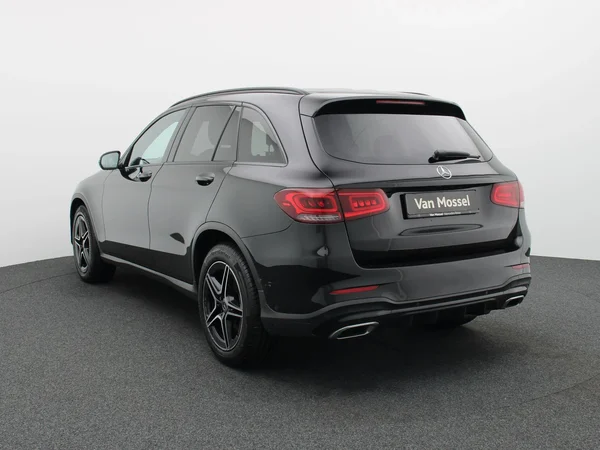Mercedes-Benz GLC (2022) — foto 12 van 23