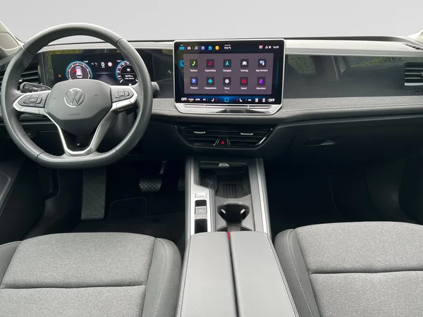 VOLKSWAGEN Passat SW (2024) — foto 20 van 23