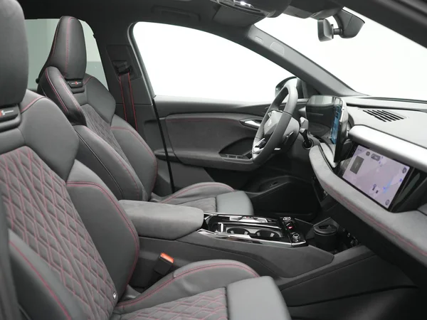 AUDI Q6 e-tron (2026) — foto 17 van 40