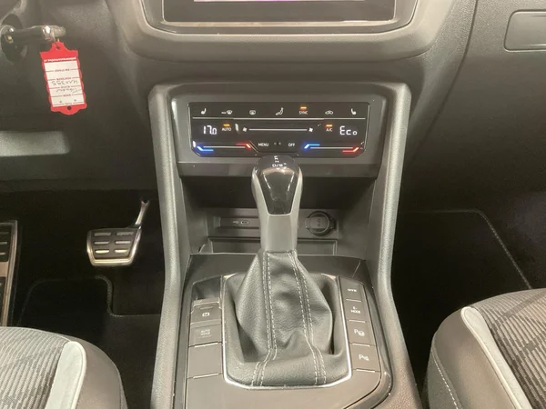 VOLKSWAGEN Tiguan eHybrid (PHEV) (2022) — foto 3 van 22