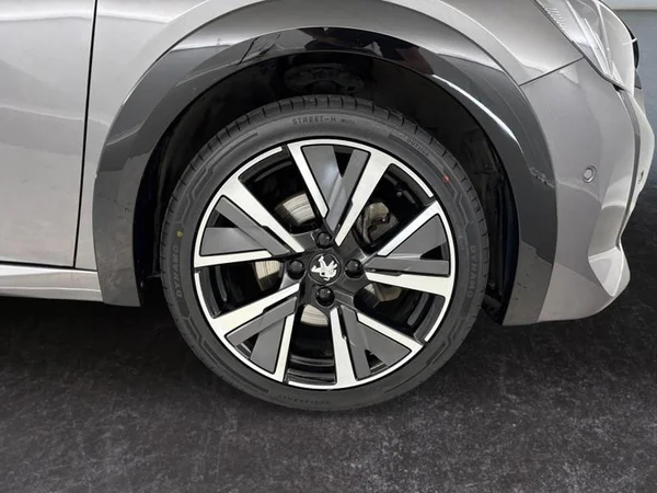 PEUGEOT 208 Dsl (2023) — foto 24 van 24
