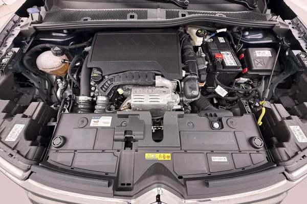 Citroen C4 (2024) — foto 3 van 25