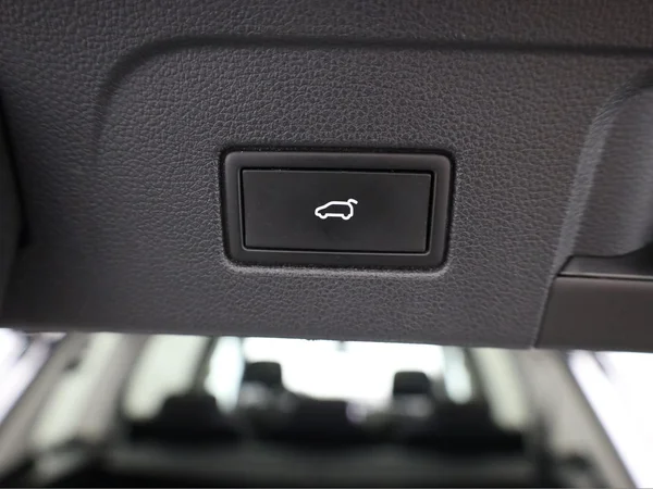VOLKSWAGEN Touran (2022) — foto 5 van 25